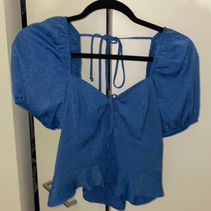 BCBG short puff sleeve blouse